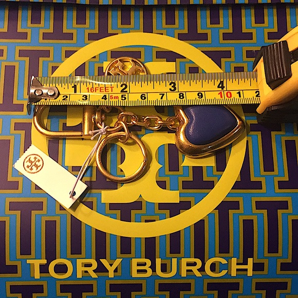 TORY BURCH - LOGO HEART KEYCHAIN / BAG CHARM (NWT) - Picture 7 of 13